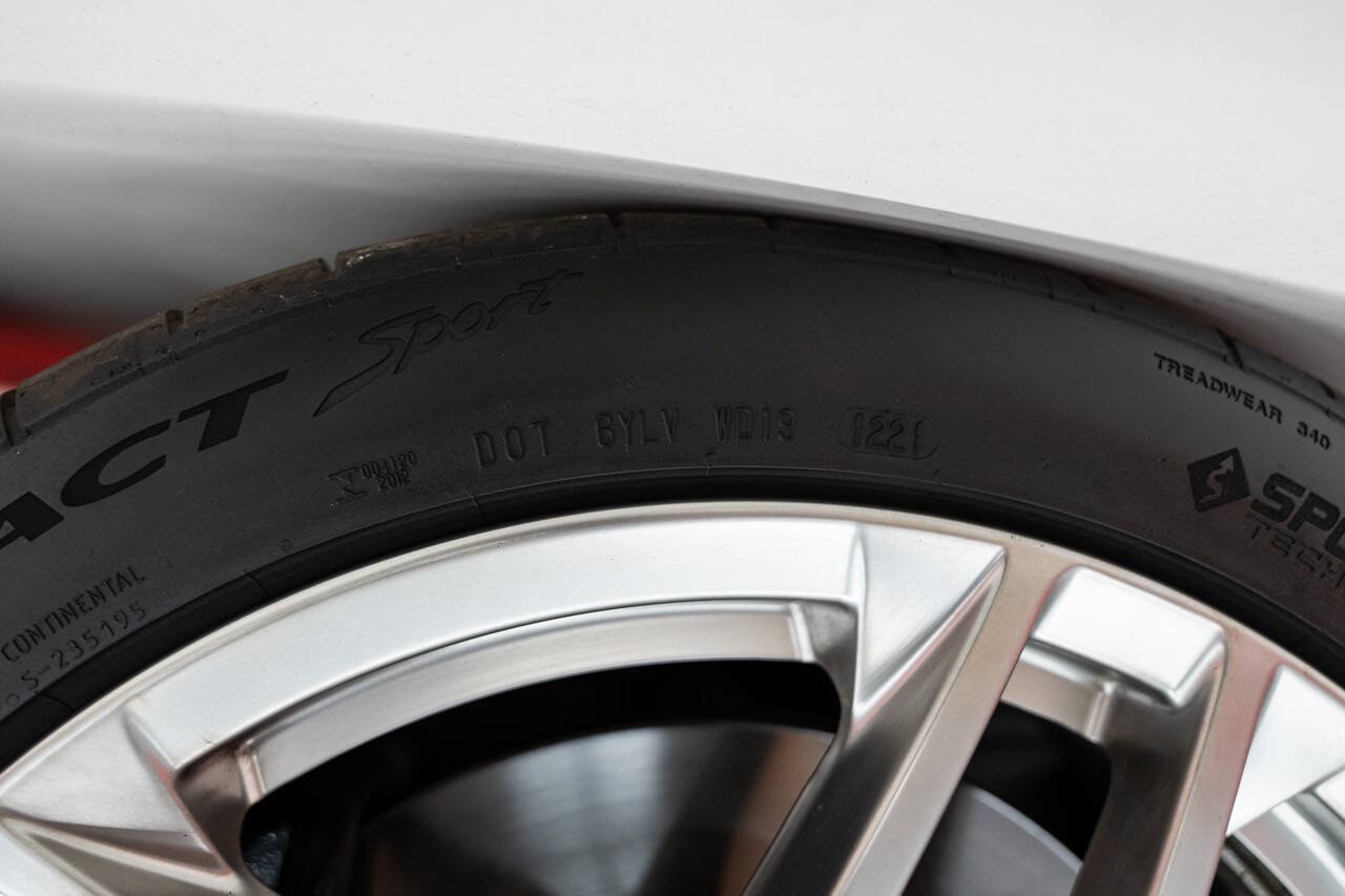 Used 2013 Ford Mustang Shelby GT500 RWD image 35
