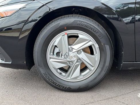 New 2026 Hyundai Elantra SE image 12