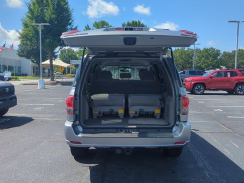 Used 2007 Toyota Sequoia SR5 RWD image 6
