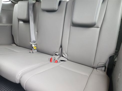 Used 2016 Toyota Highlander XLE image 30