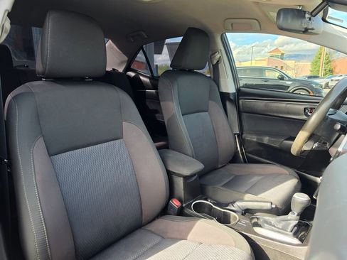 Used 2018 Toyota Corolla LE FWD image 13