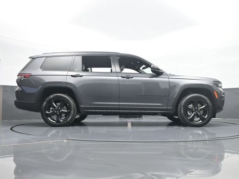 Used 2025 Jeep Grand Cherokee L Limited w/ Black Appearance Package image 58