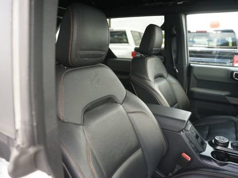 Certified 2023 Ford Bronco Badlands w/ Sasquatch Package AWD/4WD image 19