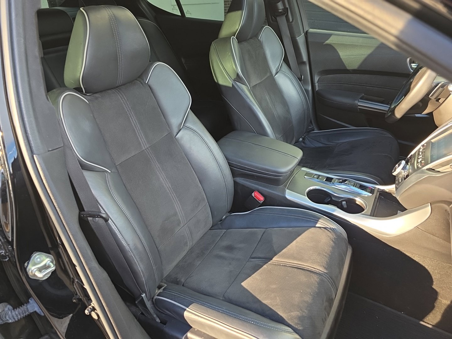 Used 2018 Acura TLX w/ Technology & A-SPEC Package FWD image 34