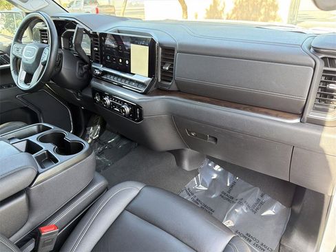 Used 2024 GMC Sierra 1500 SLT image 34