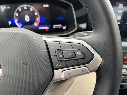 Certified 2025 Volkswagen Jetta SE image 24