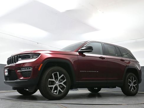 Used 2024 Jeep Grand Cherokee Limited AWD/4WD image 27