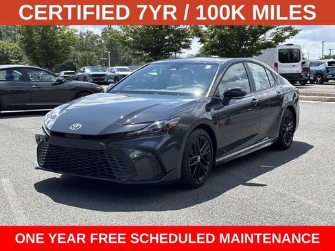 Used 2025 Toyota Camry SE FWD image 1