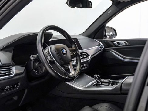 Used 2022 BMW X5 xDrive40i w/ Parking Assistance Package image 6