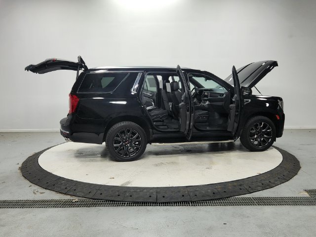 Used 2023 GMC Yukon Denali w/ LPO, Floor Liner Package AWD/4WD image 17