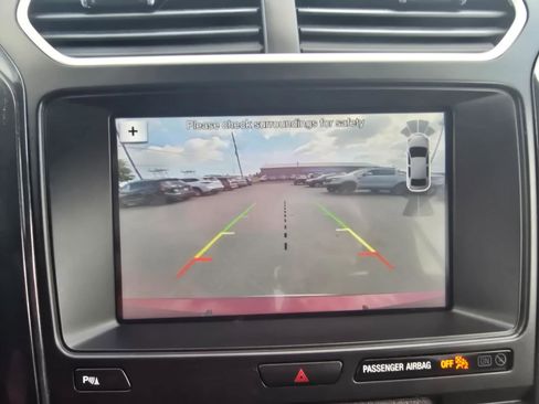 Used 2017 Ford Explorer XLT w/ Equipment Group 202A AWD/4WD image 11