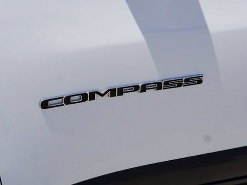 Used 2024 Jeep Compass Limited AWD/4WD image 10
