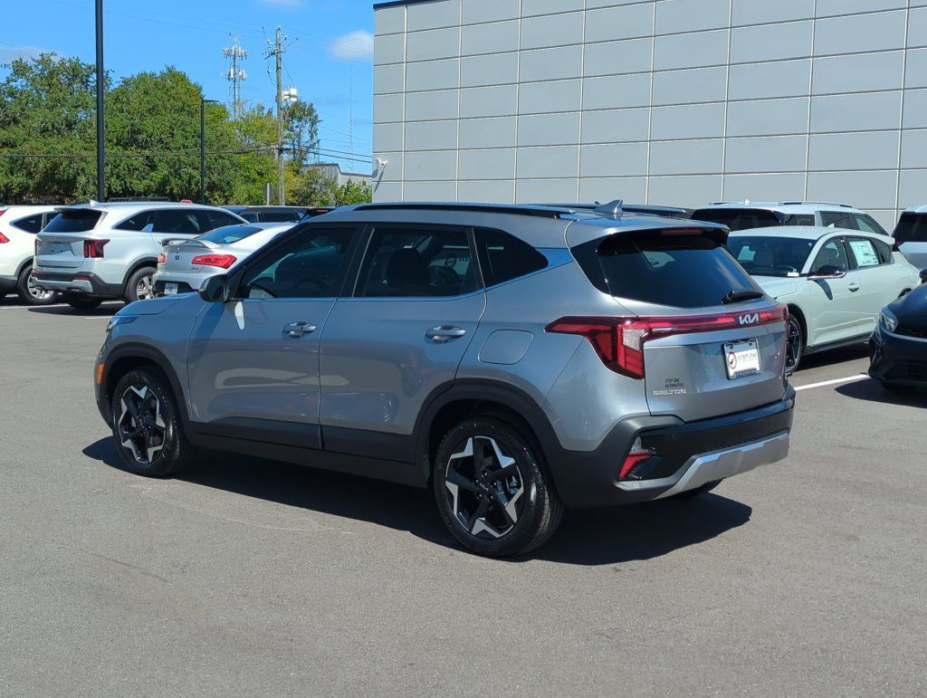 Used 2026 Kia Seltos EX FWD image 5