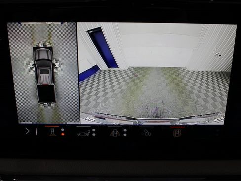 Used 2024 GMC Sierra 1500 AT4 image 16