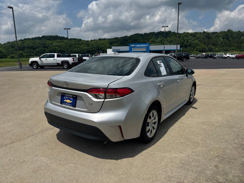 Used 2024 Toyota Corolla LE FWD image 4