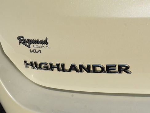 Used 2019 Toyota Highlander XLE image 17