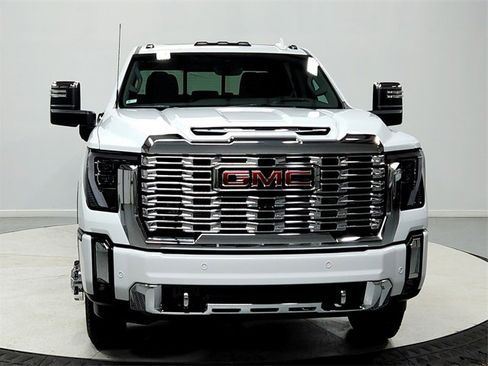 New 2026 GMC Sierra 3500 Denali w/ Denali Reserve Package image 2
