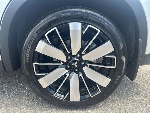 Used 2025 Mitsubishi Outlander SE FWD image 19