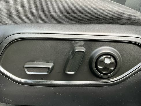 Used 2024 Jeep Grand Cherokee Laredo X image 24