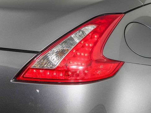 Used 2012 Nissan 370Z Roadster image 9