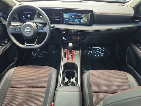 Used 2025 Nissan Kicks SR FWD image 11