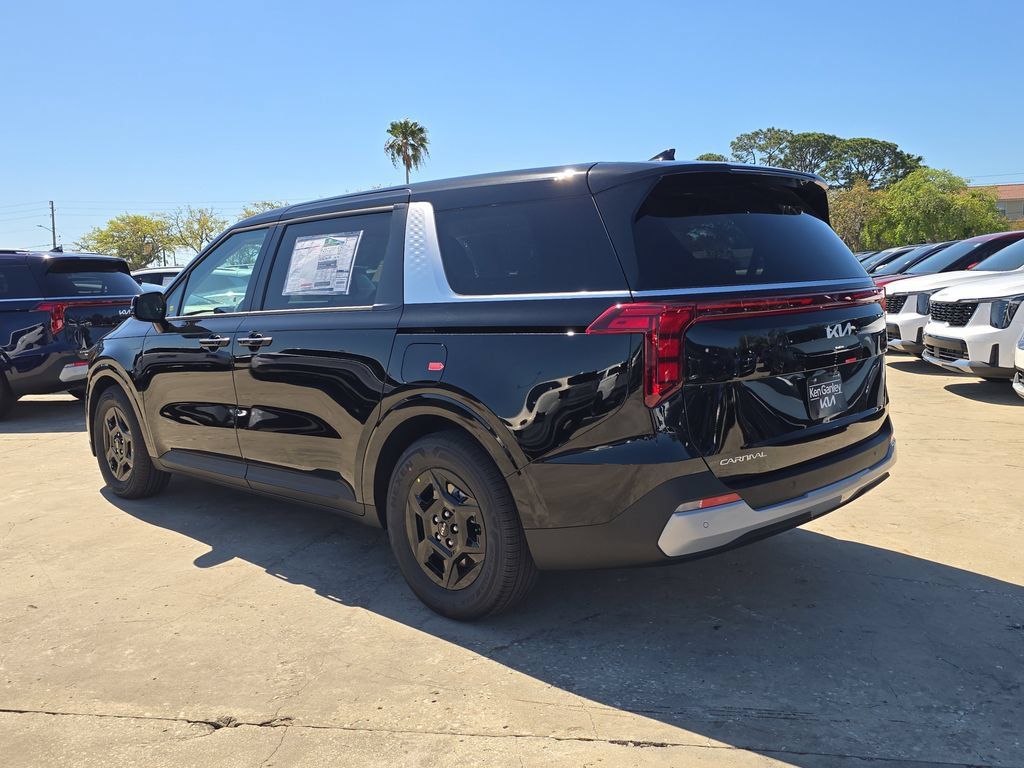 New 2026 Kia Carnival FWD image 6