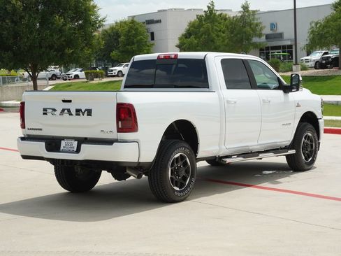 Used 2025 RAM 2500 Laramie AWD/4WD image 5