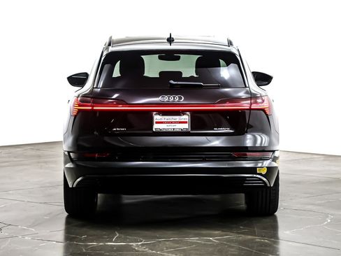 Used 2022 Audi e-tron Premium w/ Convenience Plus Package image 5