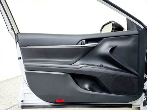 Used 2024 Toyota Camry SE image 14