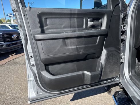 Used 2024 RAM 2500 Tradesman w/ Chrome Appearance Group image 16