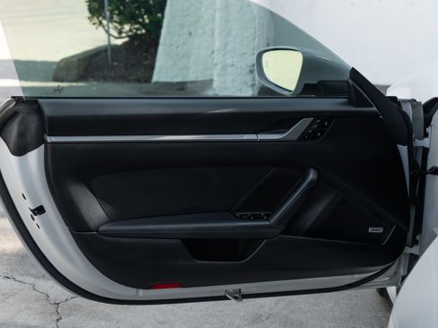 Used 2021 Porsche 911 Carrera image 28