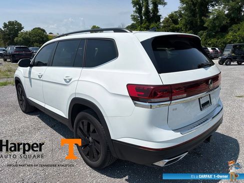 Used 2024 Volkswagen Atlas SE AWD/4WD image 3