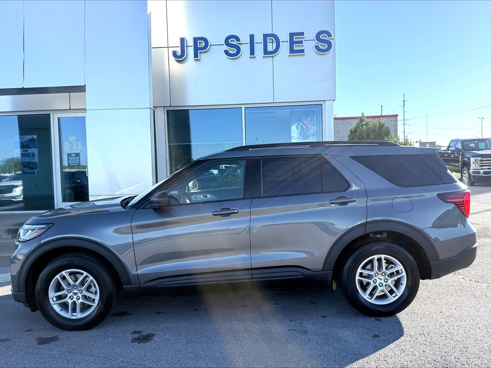 New 2027 Ford Explorer Active w/ Active Comfort Package AWD/4WD image 4