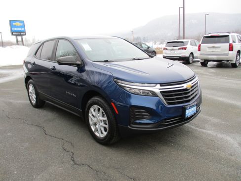 Certified 2022 Chevrolet Equinox LS w/ LS Convenience Package image 3