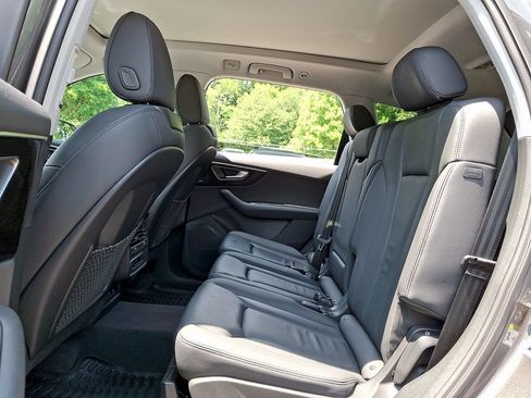 Used 2023 Audi Q7 2.0T Premium w/ Convenience Package AWD/4WD image 9