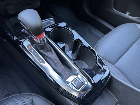 Used 2025 Chevrolet Trax RS w/ Driver Confidence Package image 10