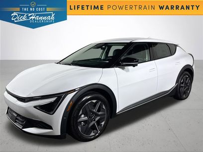 New 2025 Kia EV6 Light w/ Light LR Technology Package