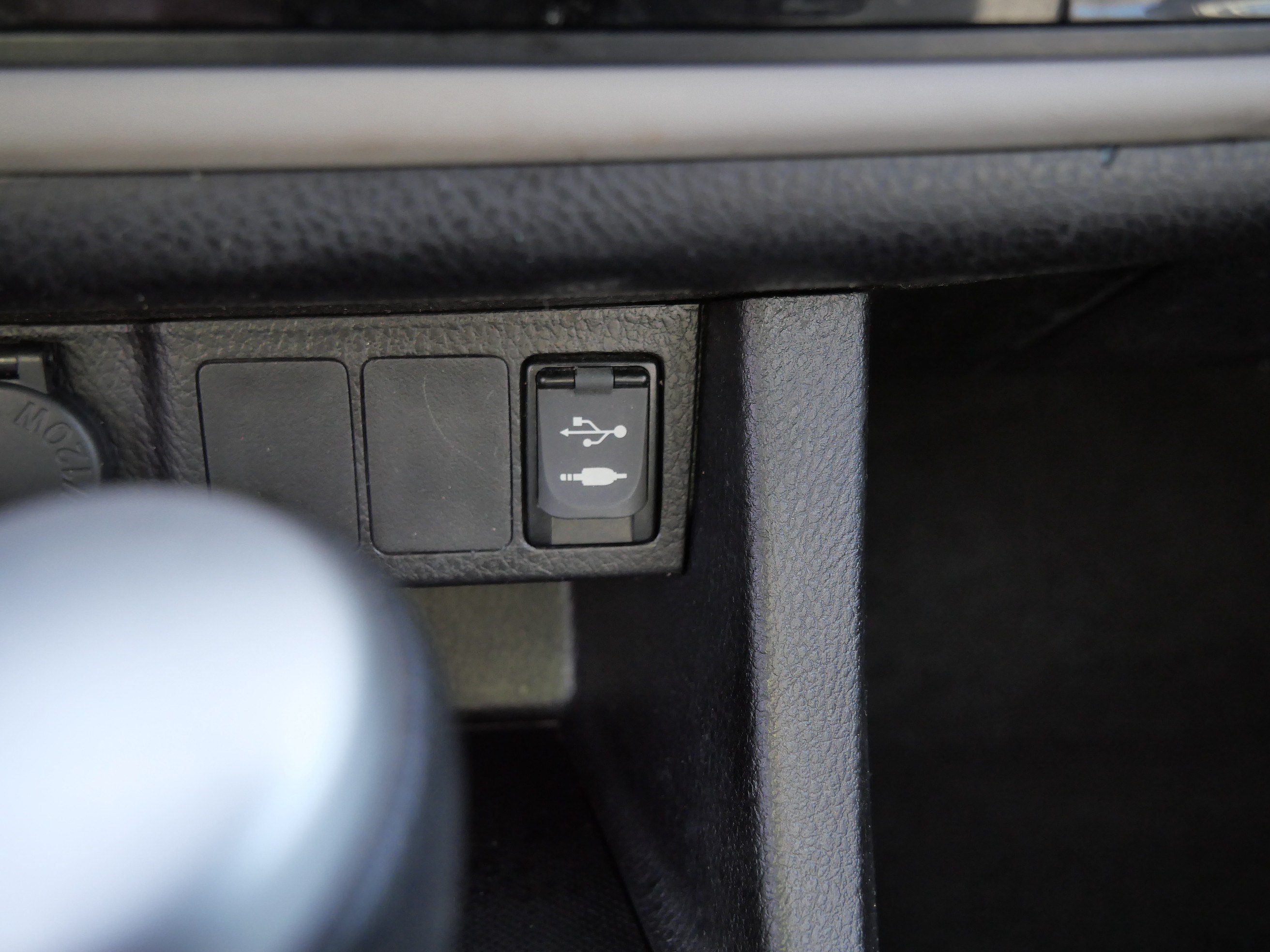 Certified 2019 Toyota Corolla LE FWD image 31