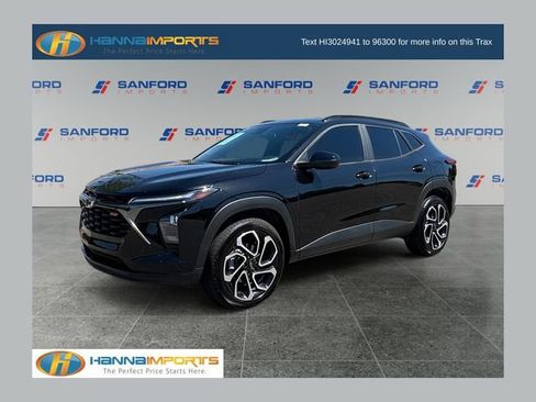 Used 2024 Chevrolet Trax RS w/ Driver Confidence Package FWD image 1
