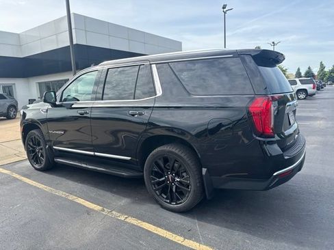 Used 2021 GMC Yukon SLT w/ SLT Luxury Package AWD/4WD image 2