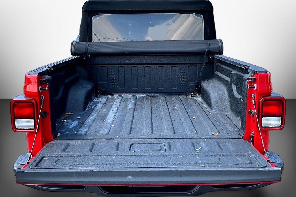 Used 2022 Jeep Gladiator Sport AWD/4WD image 7