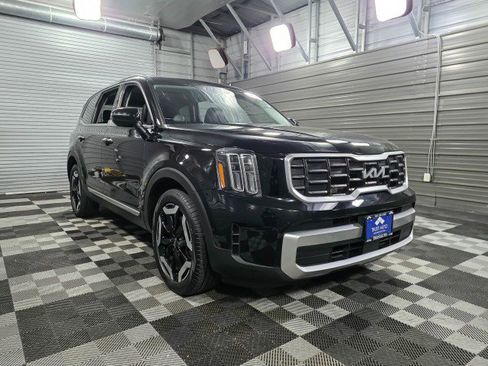 Used 2023 Kia Telluride S w/ S Sunroof Package image 4