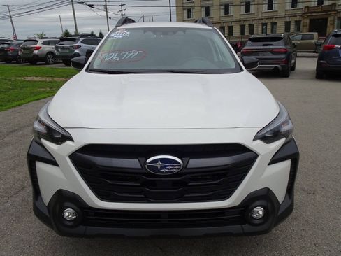 Used 2024 Subaru Outback Premium AWD/4WD image 3