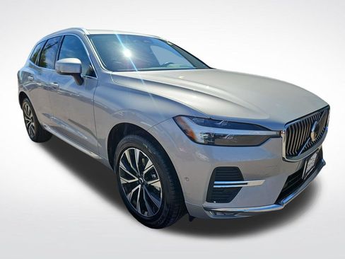 Used 2023 Volvo XC60 B5 Plus AWD/4WD image 7