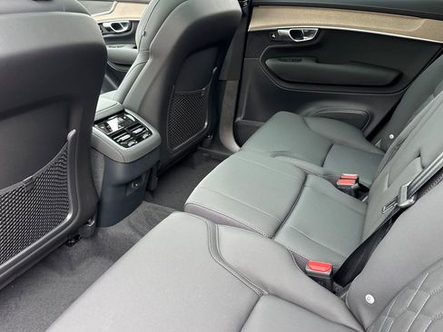 New 2026 Volvo XC90 B5 Plus w/ Protection Package AWD/4WD image 12