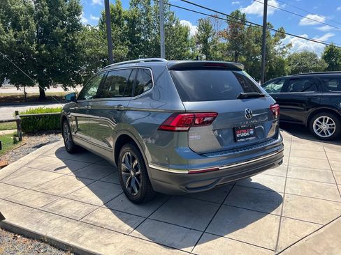 Used 2022 Volkswagen Tiguan SE AWD/4WD image 13