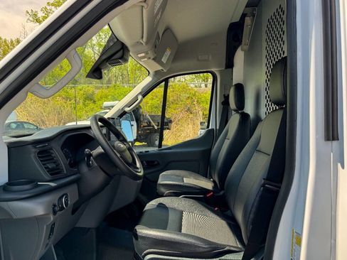 Used 2023 Ford E-Transit Medium Roof RWD image 20