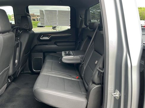 Used 2025 GMC Sierra 1500 SLT AWD/4WD image 27