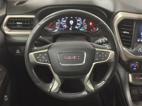 Used 2021 GMC Acadia Denali w/ Denali Technology Package FWD image 4