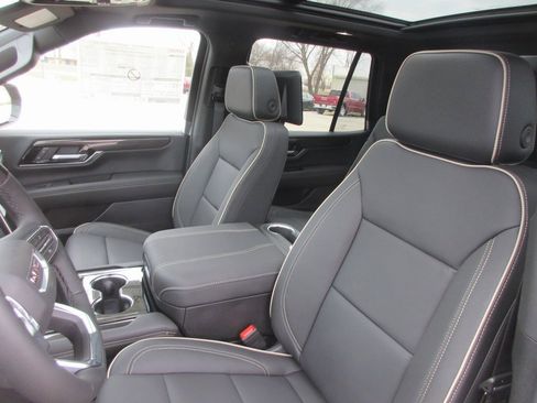 New 2026 GMC Yukon Elevation w/ Elevation Premium Package image 12